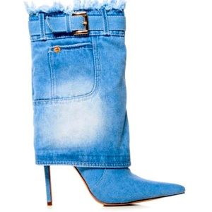 Trendy heeled boots